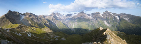 Austria, Salzburg State, View from Edelweissspitze to Grossglockner High Alpine Road and Grosser Wiesbachhorn stock photo