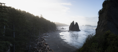 USA, Staat Washington, Olympic National Park, Seastack am Strand von Rialto, lizenzfreies Stockfoto