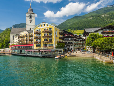 Austria, Salzkammergut, Salzburg State, Lake Wolfgangsee, St. Wolfgang, Hotel Weisses Roessl - AM05582