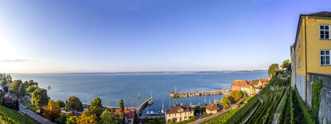 Deutschland, Baden-Württemberg, Bodensee, Meersburg, Blick vom Staatsweingut - PUF01027