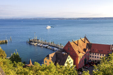 Deutschland, Baden-Württemberg, Bodensee, Meersburg, Blick auf den Hafen - PUF01033