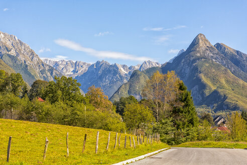 Slowenien, Bovec, Triglav-Nationalpark, Kanin-Tal im Herbst - CSTF01556