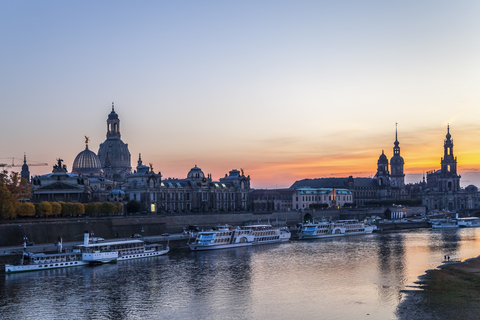 Deutschland, Sachsen, Dresden, Skyline am Abend, lizenzfreies Stockfoto