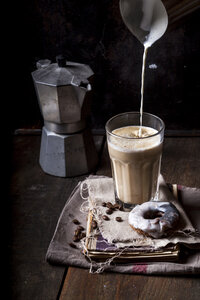 Latte Macchiato mit Donut - SBDF03426