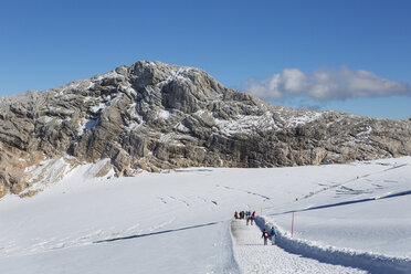 Österreich, Steiermark, Salzkammergut, Dachsteinmassiv, Blick zum Gjaidstein, Wanderweg am Hallstätter Gletscher - WWF04020