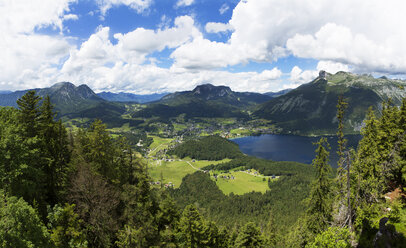 Austria, Styria, Salzkammergut, Ausseerland, View from Tressenstein to Altaussee and Loser - WWF04031