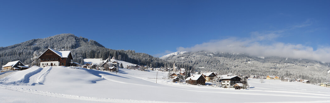 Austria, Upper Austria, Salzkammergut, Gosau, Ski area Dachstein-West - WWF04044