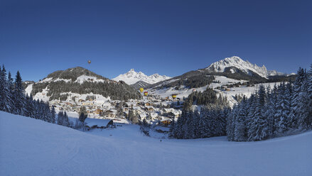 Austria, Salzburg State, Pongau, Filzmoos, hot air balloon week, Bischofsmuetze, Dachstein massif - WWF04086