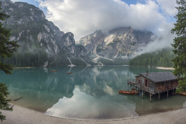 Italien, Südtirol, Dolomiten, Pragser Wildsee, Naturpark Fanes-Sennes-Prags - RPSF00107