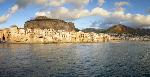 Italien, Sizilien, Panoramablick auf Cefalu - EPF00481