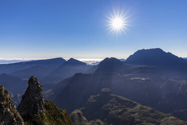 La Réunion, Nationalpark La Réunion, Blick von Pito Maido zum Cirque de Mafate am Morgen - FOF09589