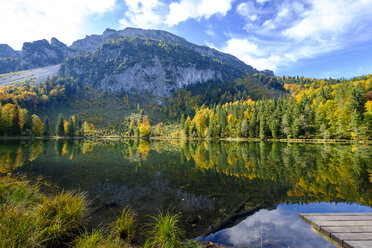 Germany, Bavaria, Upper Bavaria, Chiemgau, Inzell, Frillensee in autumn - LBF01727