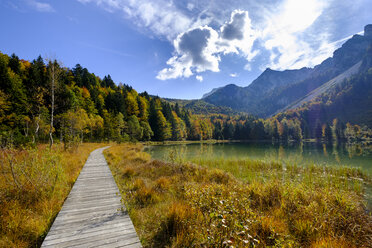 Germany, Bavaria, Upper Bavaria, Chiemgau, Inzell, Frillensee in autumn - LBF01729