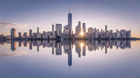 USA, New York City, Manhattan, New Jersey, Stadtbild bei Sonnenuntergang, lizenzfreies Stockfoto