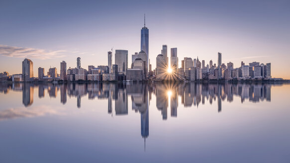 USA, New York City, Manhattan, New Jersey, cityscape at sunset - RPSF00129