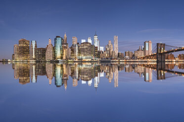 USA, New York City, Manhattan, Brooklyn, cityscape with Brooklyn Bridge - RPSF00162