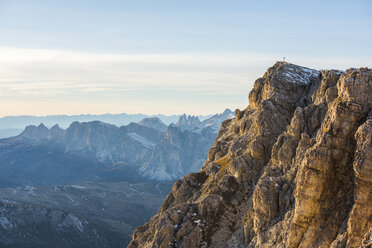 Italy, Veneto, Dolomites, Summit of Lagazuoi in the evening light - LOMF00684