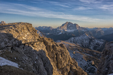 Italy, Veneto, Dolomites, Lagazuoi and Civetta at sunset - LOMF00686