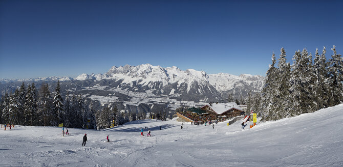 Österreich, Steiermark, Bezirk Liezen, Schladming, Skigebiet Planai, Schafalm, Blick zum Dachsteinmassiv - WW04125