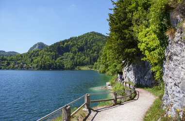 Austria, Salzkammergut, Salzburg State, Sankt Gilgen, Wolfgangsee, waterfront promenade - WWF04130