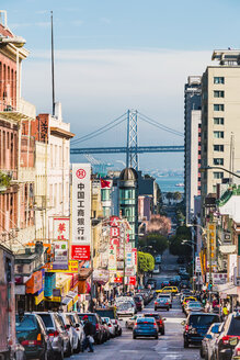 USA, Kalifornien, San Francisco, Chinatown, Bay Bridge - WVF00882