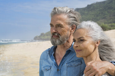 Portrait of a handsome senior couple at the sea - SBOF01078