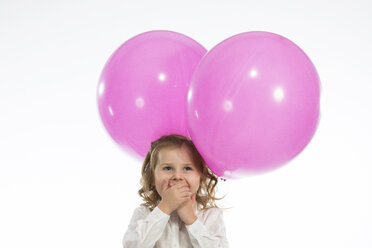 Young girl with pink balloons - MAEF12473