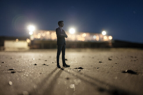 Businessman figurine standing - FLAF00012