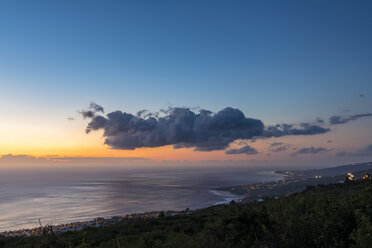 Reunion, West Coast, Saint-Leu, Sunset over sea - FOF09677
