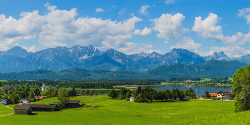 Deutschland, Bayern, Allgäu, Hopfen am See, Hopfensee, Allgäuer Alpen im Hintergrund - WGF01158