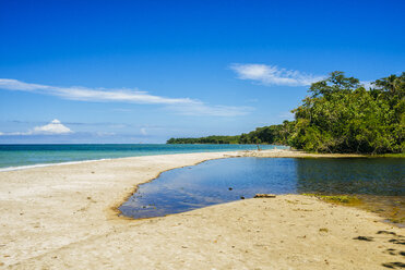 Costa Rica, Limon, Beach landscape in the national park of Cahuita - KIJF01860
