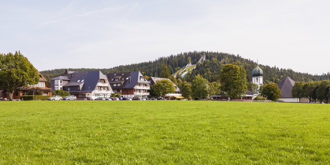 Deutschland, Baden-Württemberg, Schwarzwald, Luftkurort Hinterzarten - WDF04268