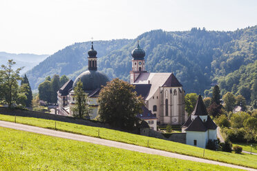 Deutschland, Baden-Württemberg, Schwarzwald, Münstertal, Kloster St. Trudpert - WDF04284