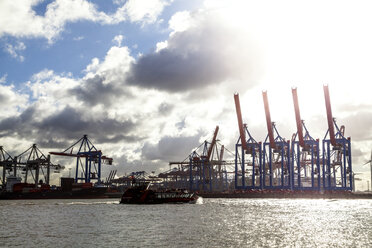 Germany, Hamburg, view to port at backlight - PU01079