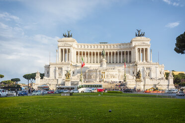 Italien, Rom, Blick auf das Monumento a Vittorio Emanuele II - CSTF01600