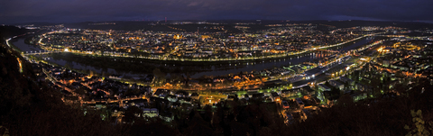 Deutschland, Rheinland-Pfalz, Trier, Stadtbild bei Nacht, lizenzfreies Stockfoto