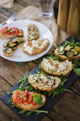 Bruschetta and various ingredients - GIOF03778