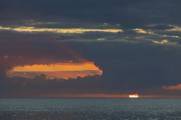 Mauritius, Indian Ocean, Riviere Noire, sunset - FOF09755