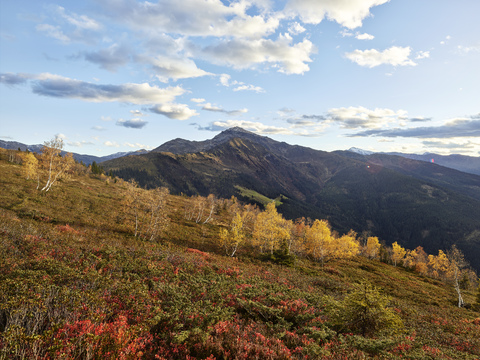 österreich, Tirol, Tuxer Alpen, Schwaz, Gilfert, Landschaft im Herbst, lizenzfreies Stockfoto