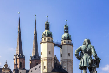 Deutschland, Hallle, Marktkirche und Händel-Denkmal am Marktplatz - PUF01123