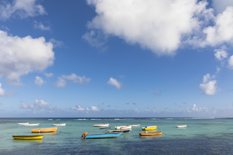 Mauritius, Westküste, Indischer Ozean, Trou Aux Biches, Fischerboote, lizenzfreies Stockfoto
