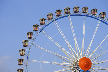 Germany, Munich, ferris wheel at the Oktoberfest - SIEF07671