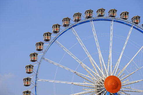 Deutschland, München, Riesenrad auf dem Oktoberfest - SIEF07671