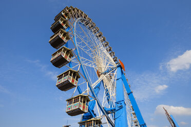 Germany, Munich, ferris wheel at the Oktoberfest - SIEF07673