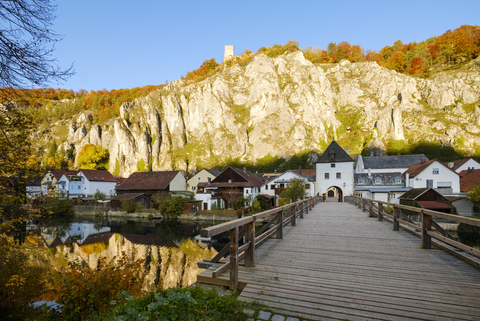 Deutschland, Bayern, Niederbayern, Altmühltal, Ludwig-Donau-Main-Kanal, Essing, Burg Randeck, lizenzfreies Stockfoto