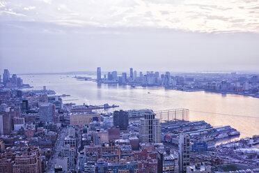 USA, New York City, Manhattan in the evening - CMF00778