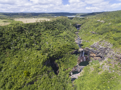 Mauritius, Tamarin River, Tamarind Falls und Tamarind Falls Reservoir, Luftaufnahme, lizenzfreies Stockfoto