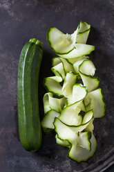 Whole and spiralized courgette - CSF28822