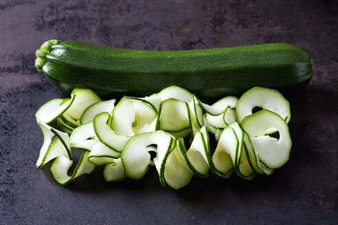 Ganze und spiralisierte Zucchini - CSF28823