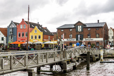 Deutschland, Schleswig-Holstein, Husum, Altstadt, Hafen - PUF01175